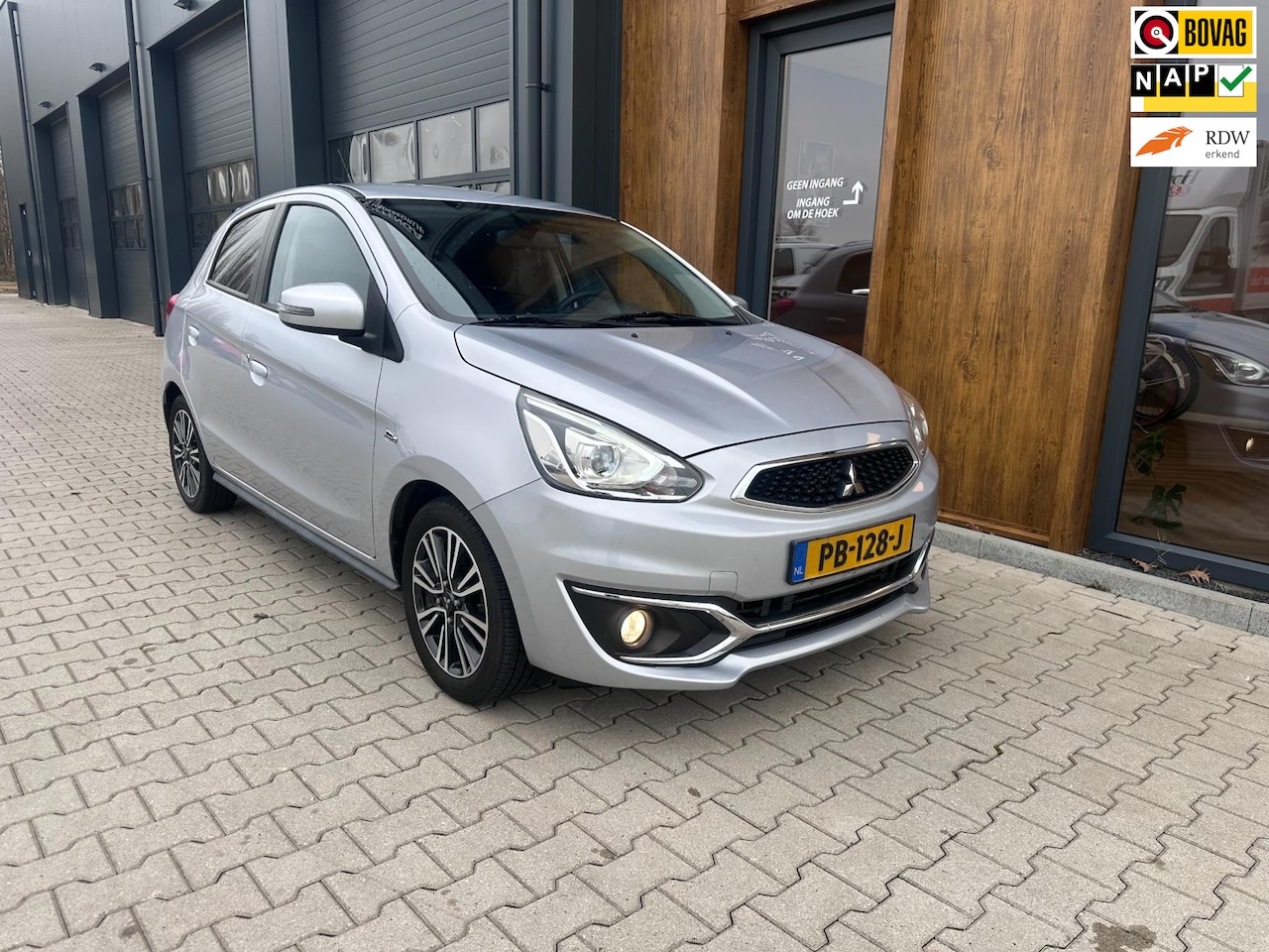 Mitsubishi Space Star - 1.2 Instyle l automaat l keyless l 46630 km l 1ste eigenaar - AutoWereld.nl