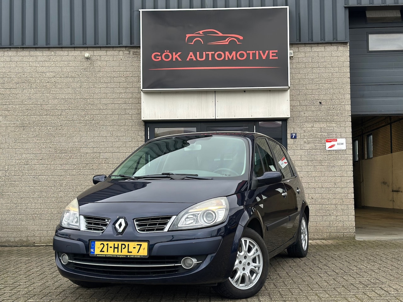 Renault Scénic - 1.6-16V Business Line / Automaat / PDC / Navi / Clima / NAP / Trekhaak / Facelift - AutoWereld.nl