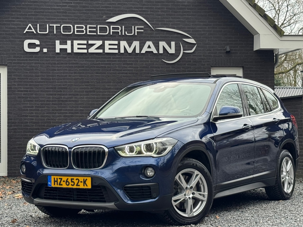 BMW X1 - SDrive20i High Executive AUTOMAAT 4 CIL Panormadak Leder LED XENON - AutoWereld.nl