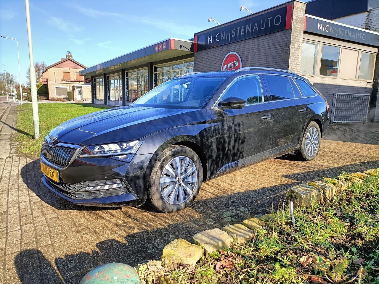 Skoda Superb Combi - 1.4 TSi PHEV, Navi,ACC,Tiptr,Trekhaak - AutoWereld.nl