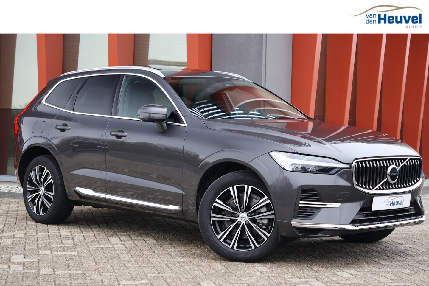 Volvo XC60 - T6 Recharge AWD Inscription | Stoelverwarming | Leder | Panoramadak | HUD | Pilot Assist | - AutoWereld.nl