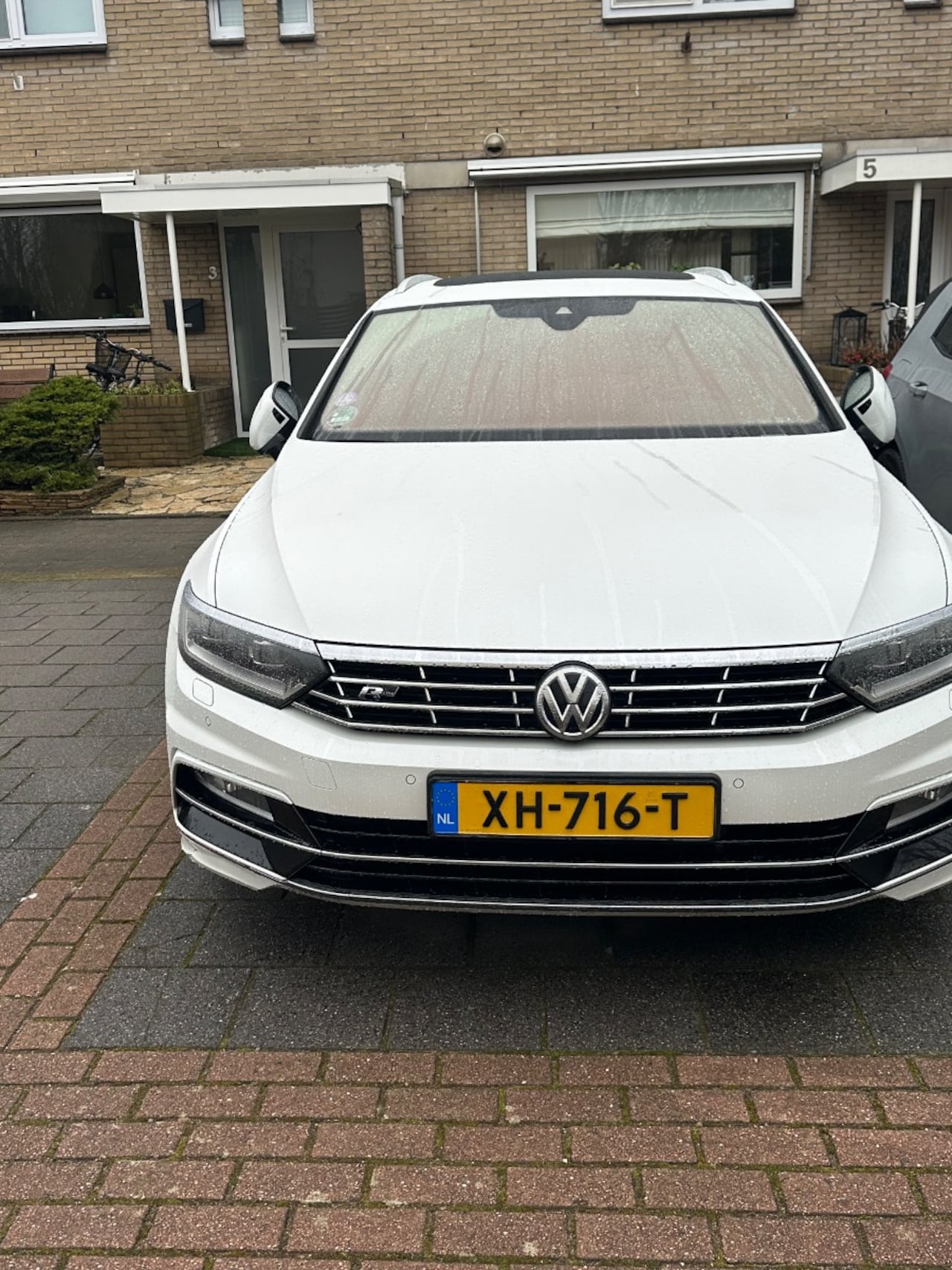 Volkswagen Passat Variant - 1.5 TSI Highline Business R I 2X R-line I Keyless I I 18" I Pano I Virtual I Camera I Lee - AutoWereld.nl