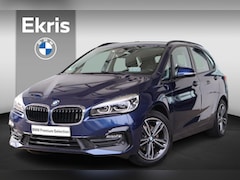 BMW 2-serie Active Tourer - 218i | Achteruitrijcamera | Sportstoelen | Head-Up Display | Trekhaak