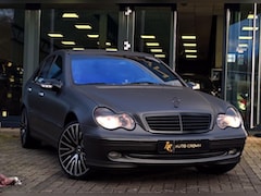 Mercedes-Benz C-klasse - 200 K. Elegance Automaat Carplay Sfeerverlichting Luxe model