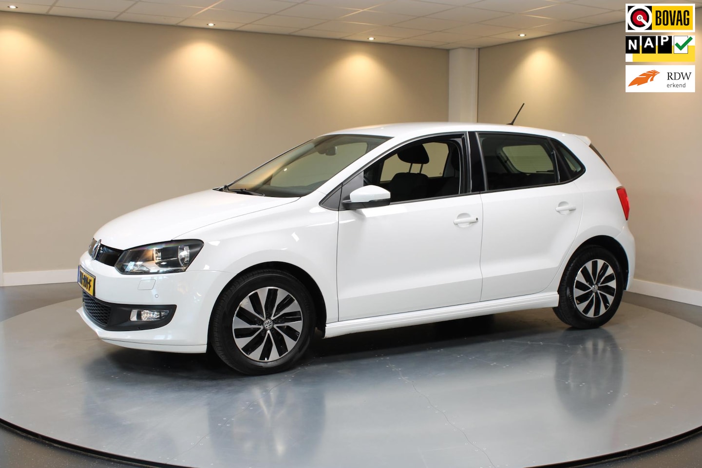 Volkswagen Polo - 1.0 BlueMotion *Carplay* Stoelverw.|Cruise|Navi|PDC|NAP - AutoWereld.nl