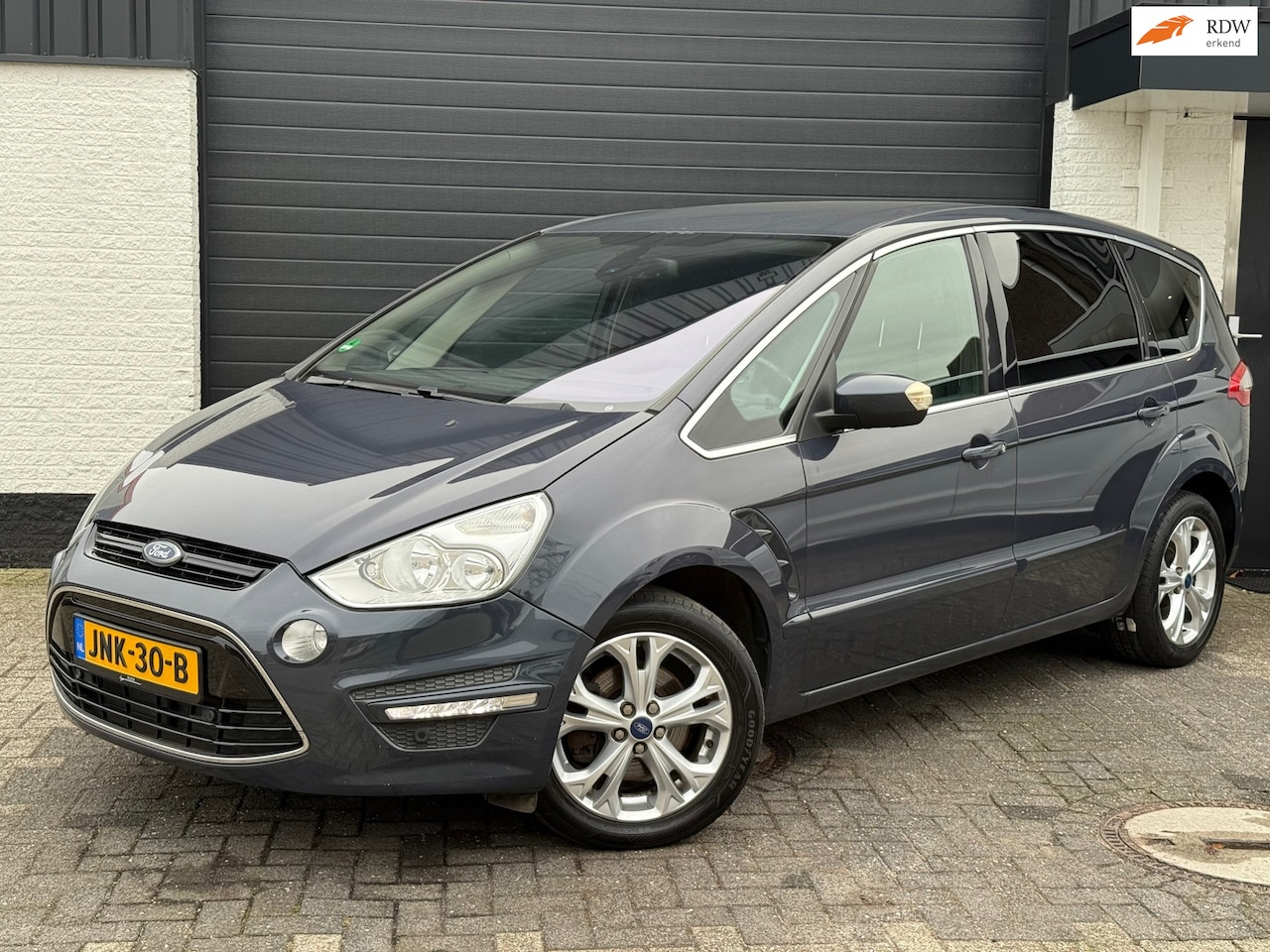Ford S-Max - 2.0 EcoBoost Titanium | 203 pk | Powershift | Dealerhistorie | 1e eigenaar | Half Leder | - AutoWereld.nl