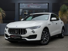 Maserati Levante - 3.0 V6 S AWD GranLusso 430pk Stoelverwarming/Luchtvering/Navigatie