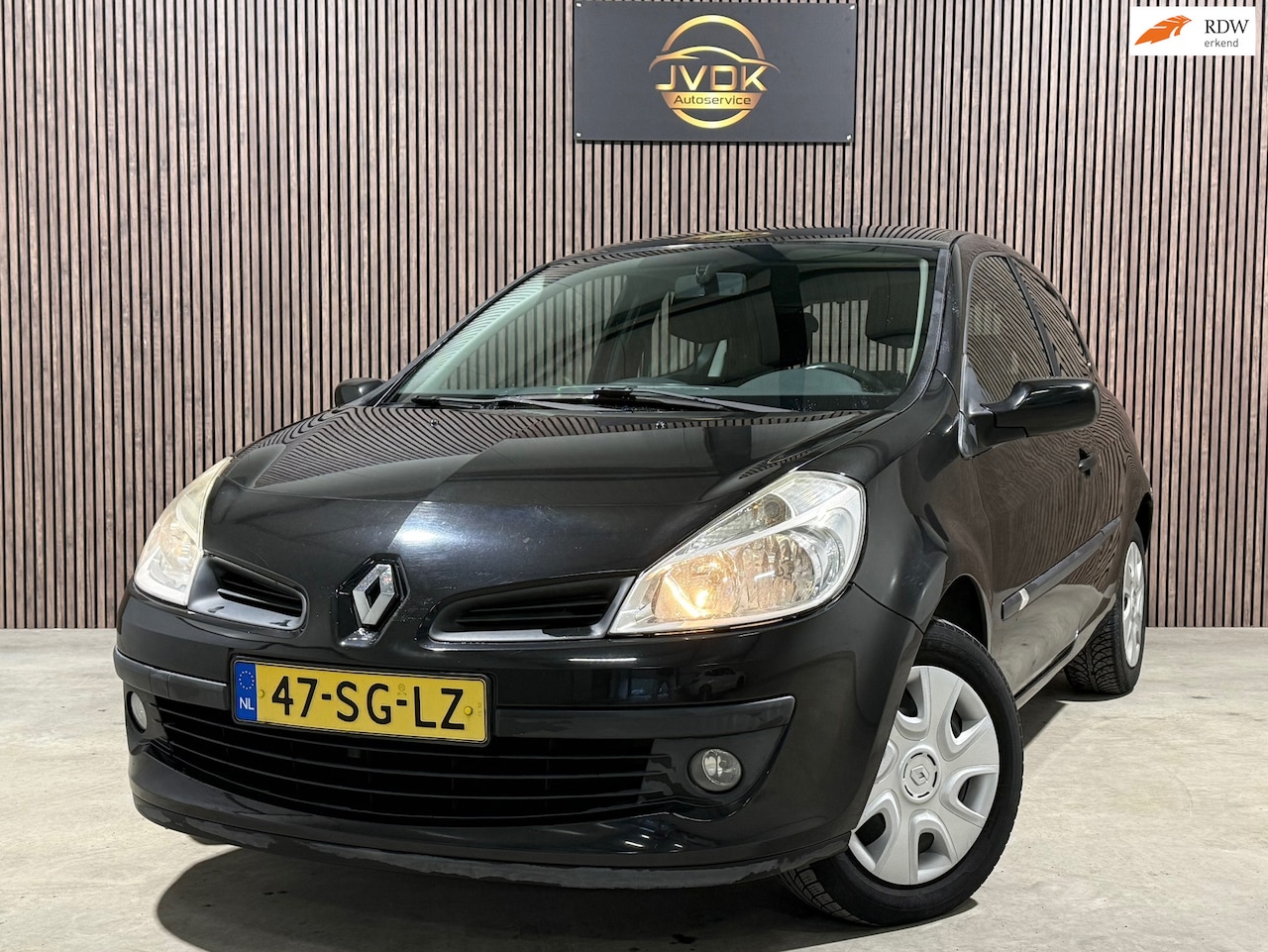 Renault Clio - 1.6-16V Luxe Automaat | Airco | Cruise Control - AutoWereld.nl
