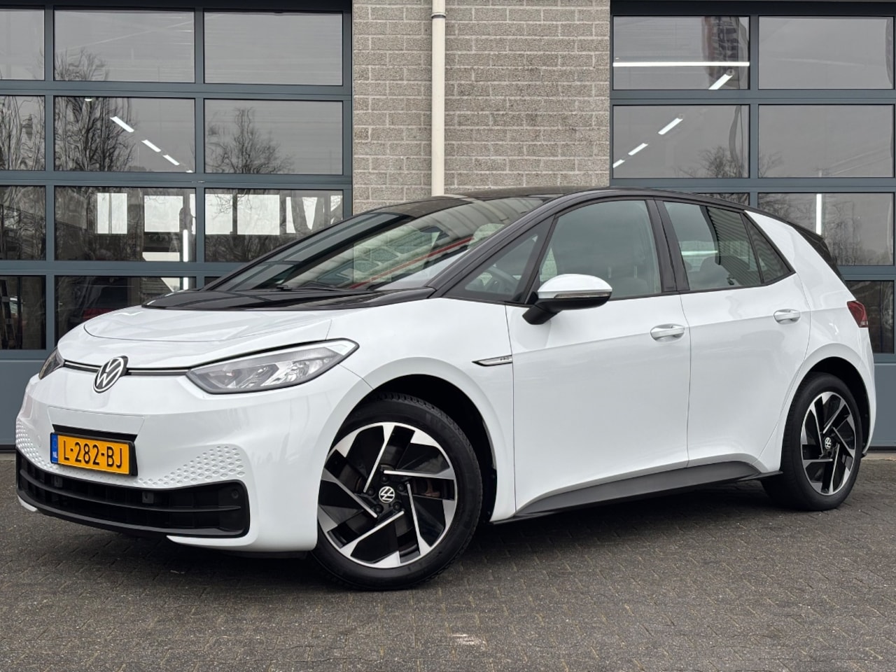 Volkswagen ID.3 - Life 58 kWh | SOH 92% | WINTERPAKKET | - AutoWereld.nl