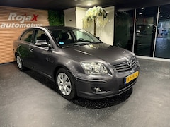 Toyota Avensis - 1.8 VVTi Luna TREKHAAK - ZEER MOOIE STAAT - CLIMA