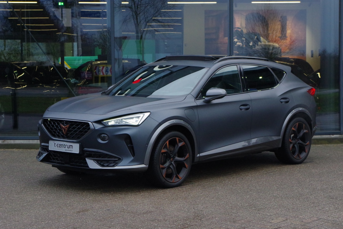 CUPRA Formentor - 1.4 e-Hybrid VZ 245 PK Copper Edition PHEV, Panoramadak, Leder, Memory, 360 Camera, Winter - AutoWereld.nl