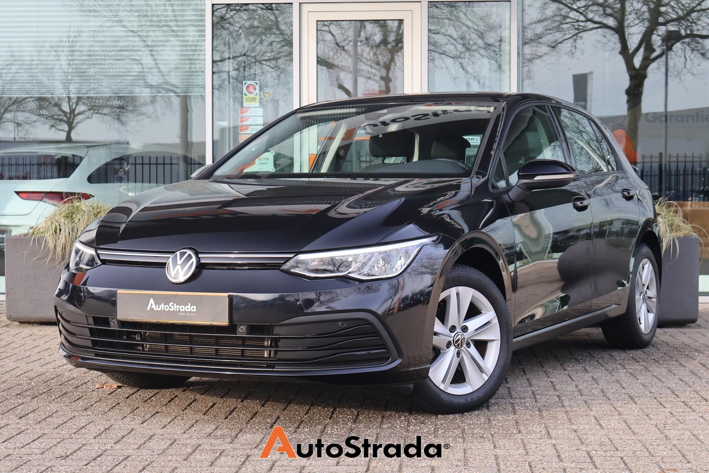 Volkswagen Golf - 1.5 Life TSI 130pk | Virtual | LED | Adaptive Cruise | Carplay | Climate Control | Lane As - AutoWereld.nl