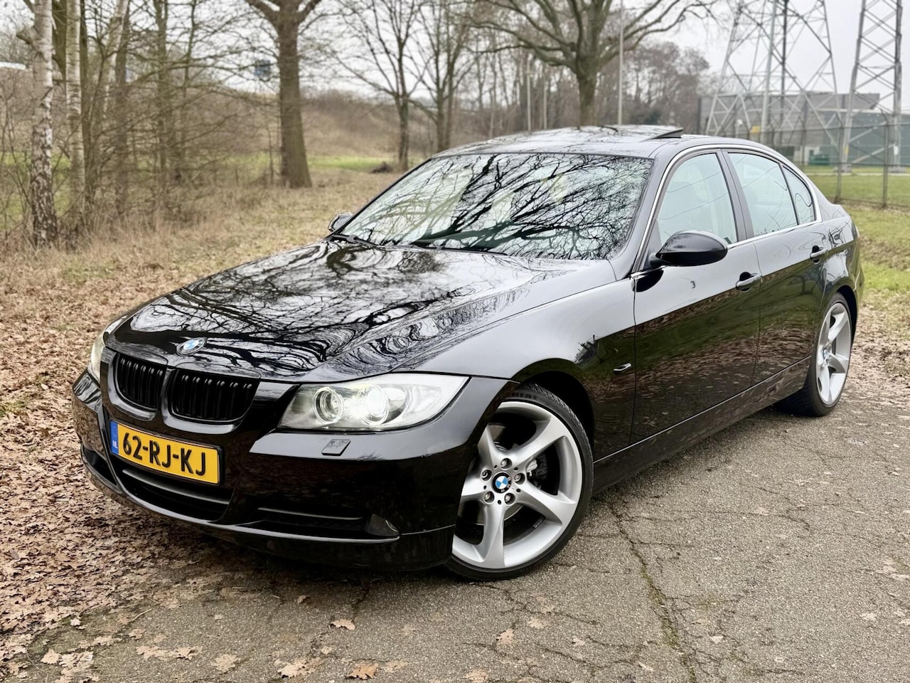 BMW 3-serie - E90 330i Leder Dak Navi CarPlay NAP ✅ - AutoWereld.nl
