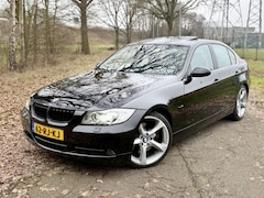 BMW 3-serie - E90 330i Leder Dak Navi CarPlay NAP ✅