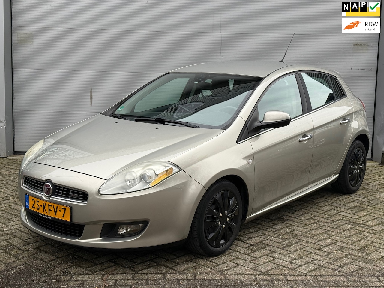 Fiat Bravo - 1.4 T-Jet Emotion l Climate l Navi l Cruise l rijdt en schakelt - AutoWereld.nl