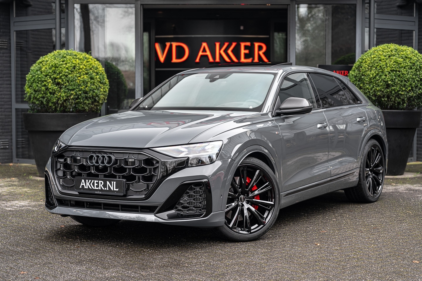 Audi Q8 - 60 TFSIe Np. €184k | Sportdiff. | Exclusive Lak | Massage | Carbon | 3D B&O | 4WSturing - AutoWereld.nl