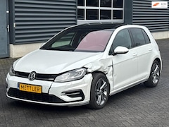 Volkswagen Golf - 1.4 TSI Highline Business R-Line, panoramadak, dynaudio, camera