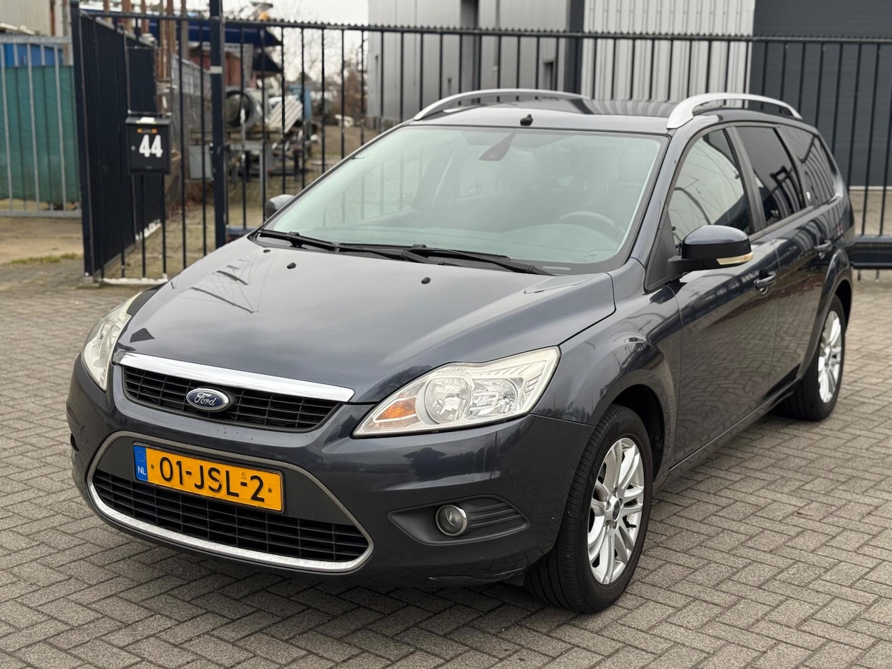 Ford Focus Wagon - 2.0 Ghia Automaat Clima Elektrische Ramen Div Opties - AutoWereld.nl