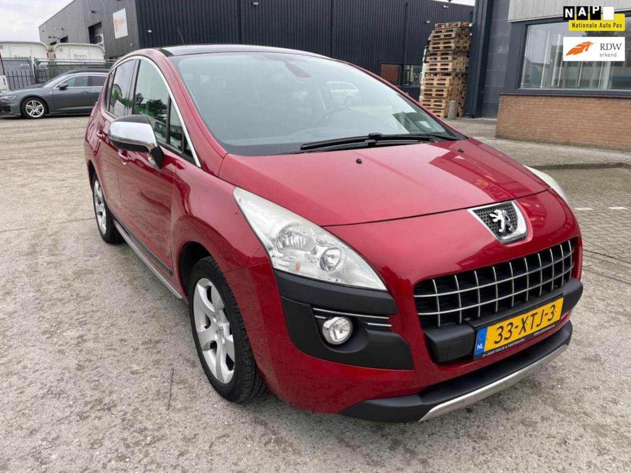 Peugeot 3008 - 1.6 THP Style Clima, PANO, Multimedia, Apk tot 2027, Trekhaak - AutoWereld.nl