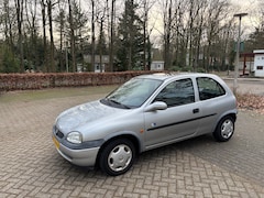 Opel Corsa - 1.2i-16V Strada