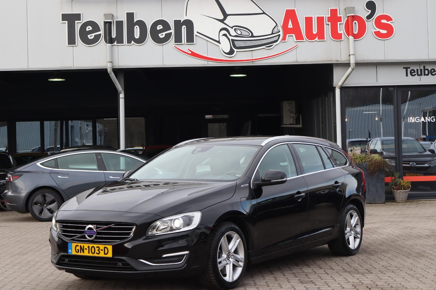 Volvo V60 - 2.4 D6 Twin Engine Summum Cruise control, Stoelverwarming, Navigatie, Lederen interieur - AutoWereld.nl