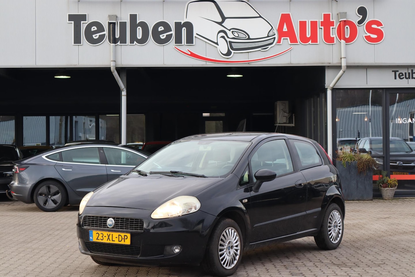 Fiat Grande Punto - 1.4 Dynamic Airco, Elektrische ramen, Cruise control APK t/m 28-08-2026 - AutoWereld.nl