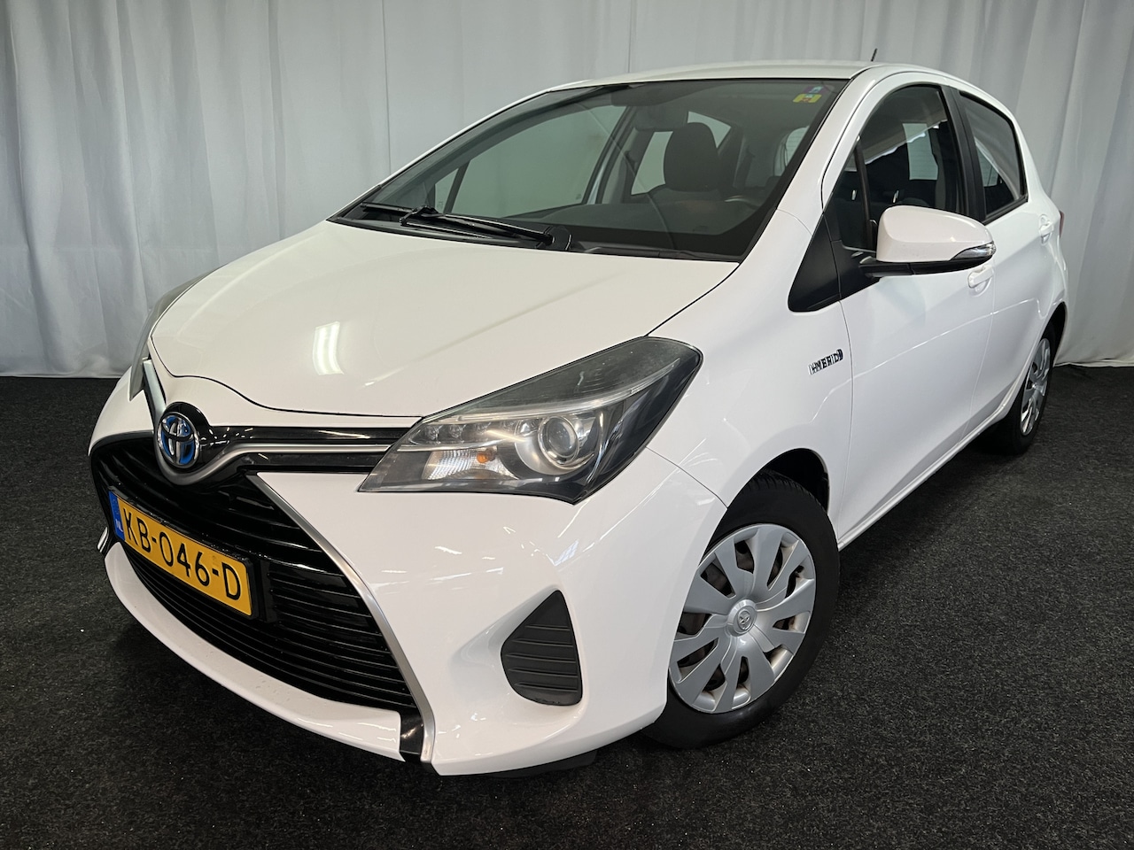 Toyota Yaris - 1.5 Hybrid Aspiration AUTOMAAT/ECC/CRUISE/CAMERA - AutoWereld.nl