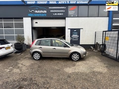 Ford Fiesta - 1.4-16V Ghia/ Automaat/ met Airco, NAP en een ruime APK