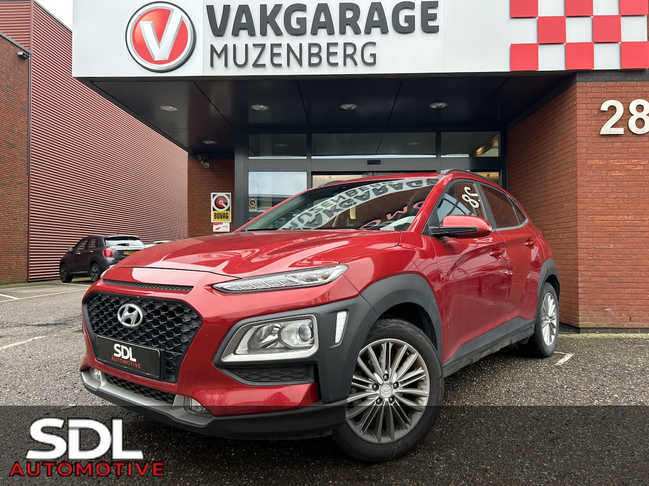 Hyundai Kona - 1.0 T-GDI Fashion // NAVI + CARPLAY // KEYLESS // CAMERA // CLIMA // CRUISE - AutoWereld.nl
