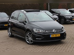 Volkswagen Golf Sportsvan - 1.4 TSI Highline R-line / Trekhaak / Panoramadak / Camera / Navigatie / 18'' / DAB / Stoel