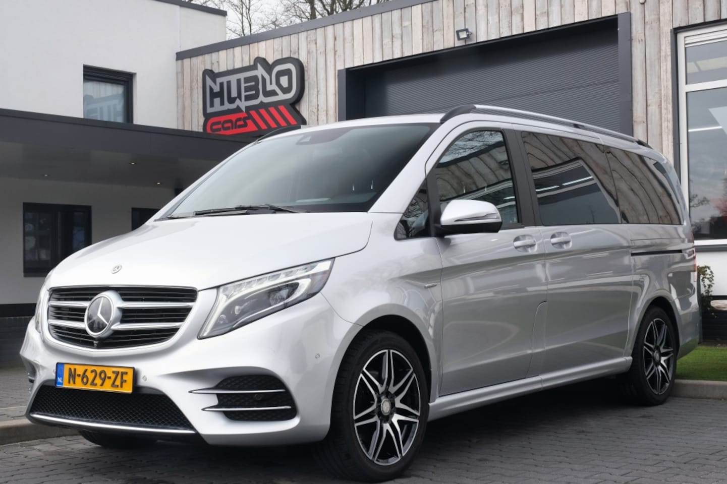 Mercedes-Benz V-klasse - 250d 4-M Lang Excl. 7Pers. Pano, Leder, Burmester, All-In prijs! - AutoWereld.nl
