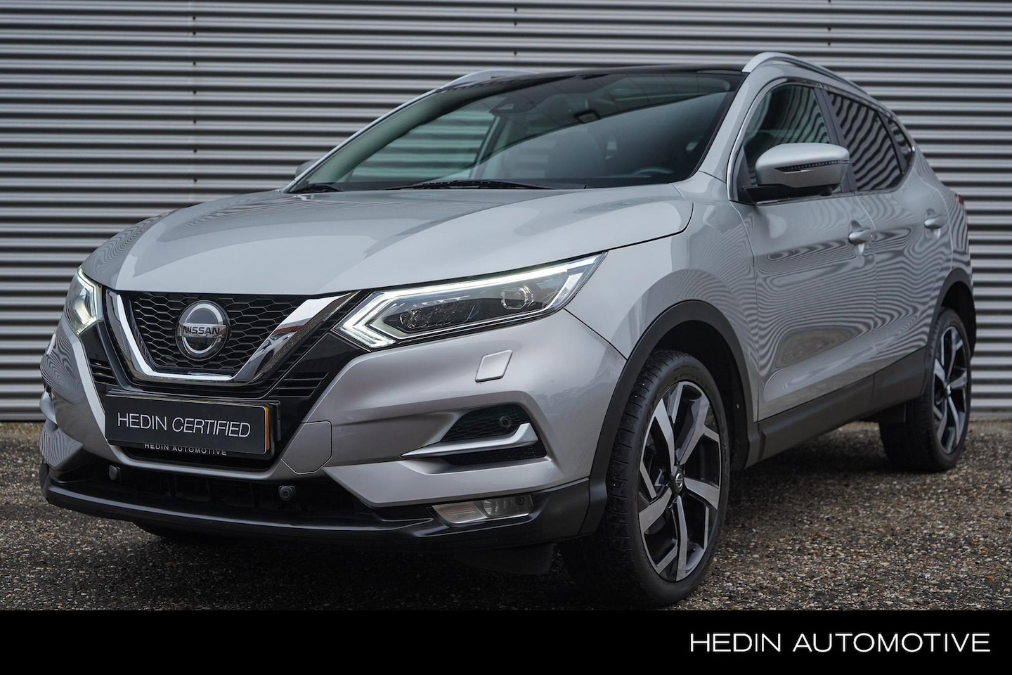 Nissan Qashqai - 1.3 DIG-T Premium Edition / Navigatie / Panoramadak / Apple Car Play / Lederen bekleding / - AutoWereld.nl