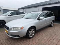 Volvo V70 - 2.0 Kinetic 2009 Nieuw model Leder Navi