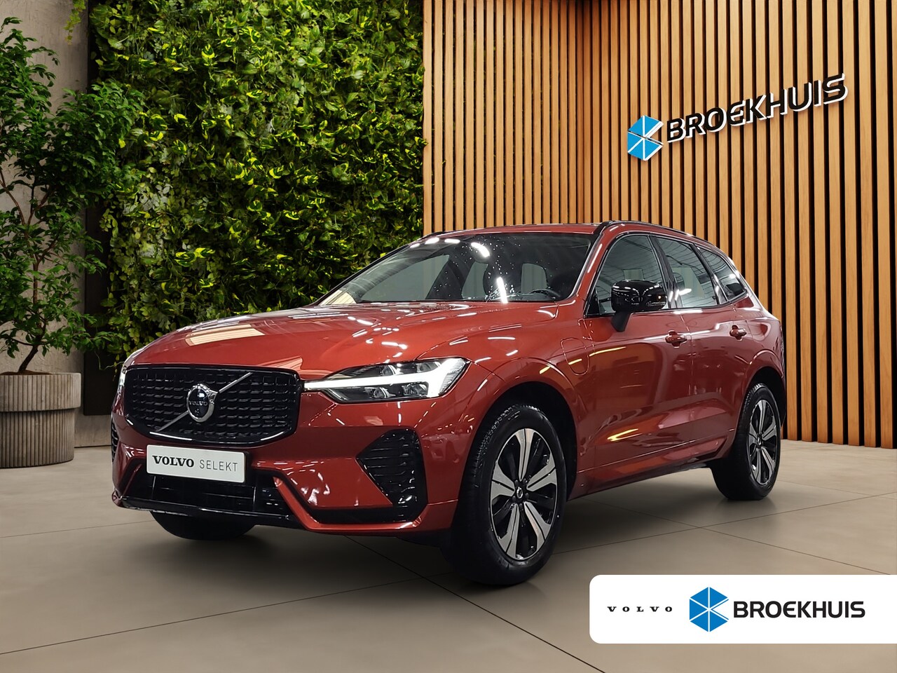 Volvo XC60 - 2.0 T6 Plug-in hybrid AWD Plus Dark | Trekhaak | 360 Camera | Panoramadak | Memory | Pilot - AutoWereld.nl