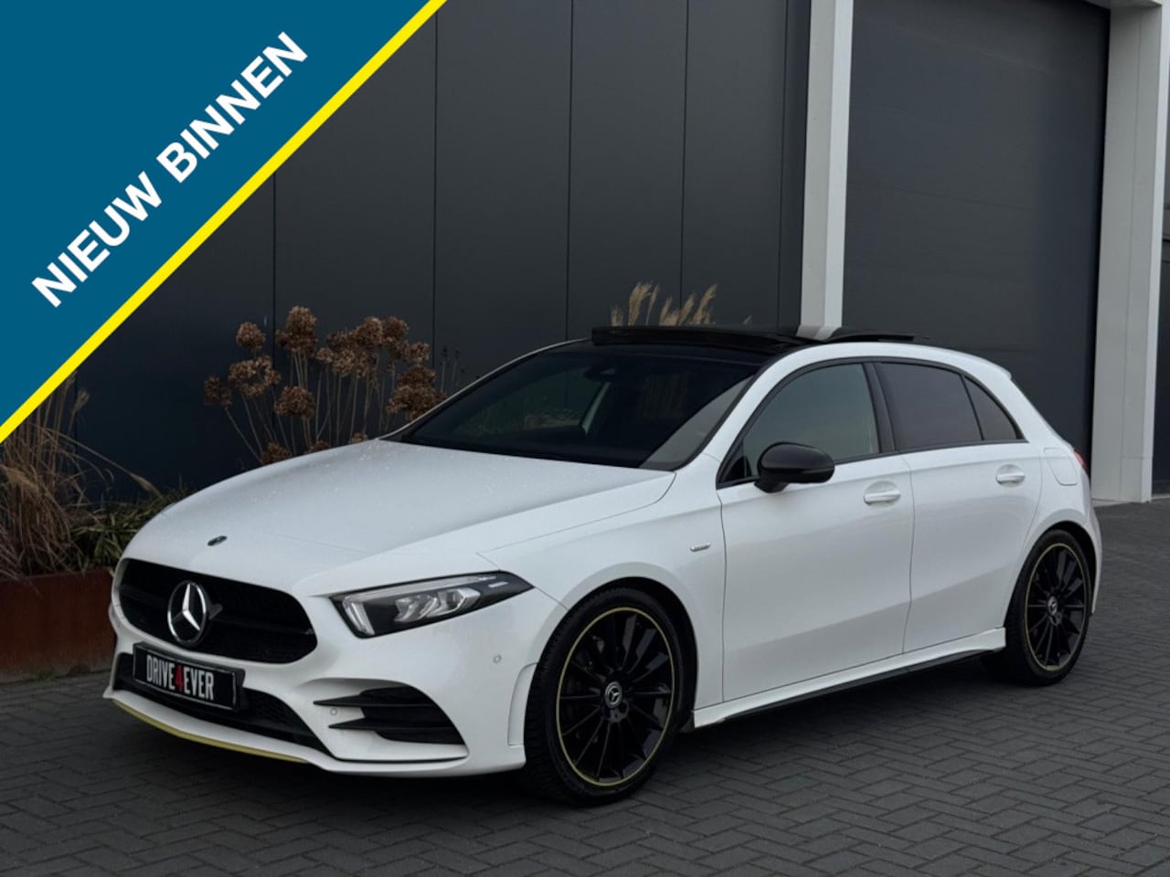 Mercedes-Benz A-klasse - 200 AMG EDITION 1 M2020 PANO NAVI LEDER LED SFEER CR CONTROL - AutoWereld.nl