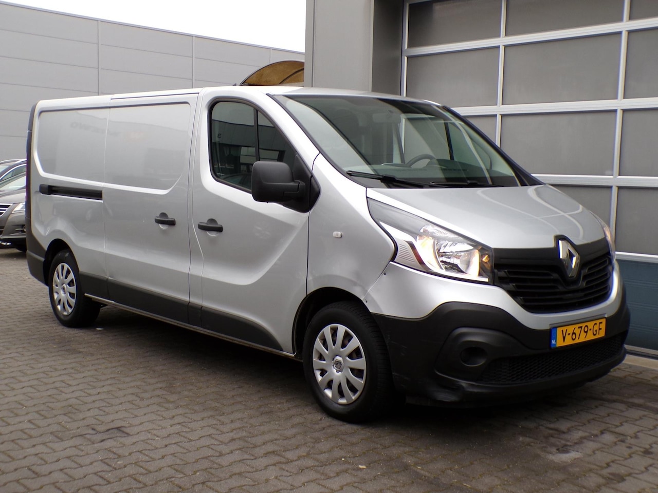 Renault Trafic - 1.6 dCi T29 L2H1 Luxe Energy Airco/Cruise/Navi!! - AutoWereld.nl