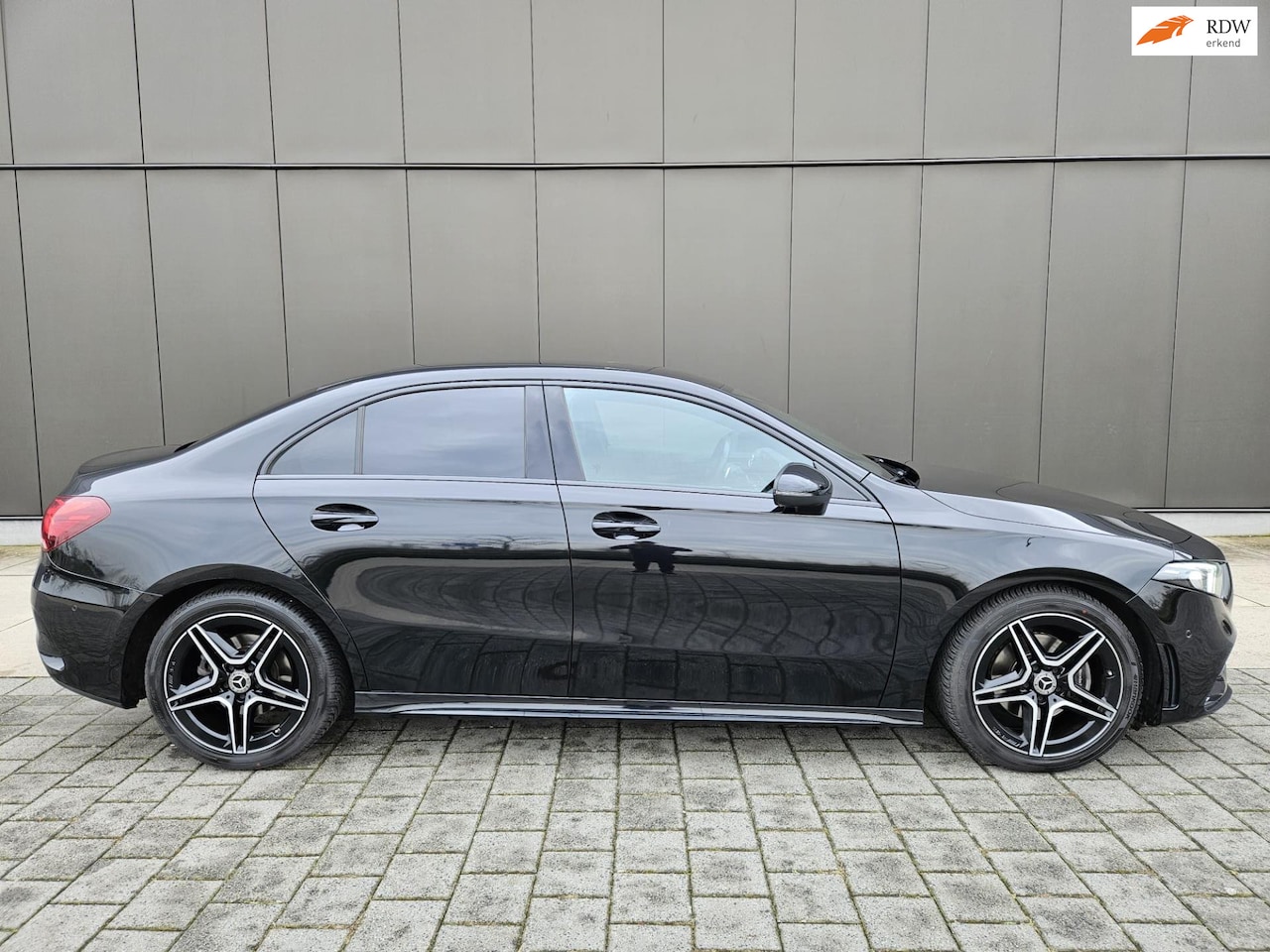 Mercedes-Benz A-klasse - 200 AMG LINE/ BURMESTER/ NIGHT/ 1E EIGENAAR/ SFEERVERLICHTING - AutoWereld.nl