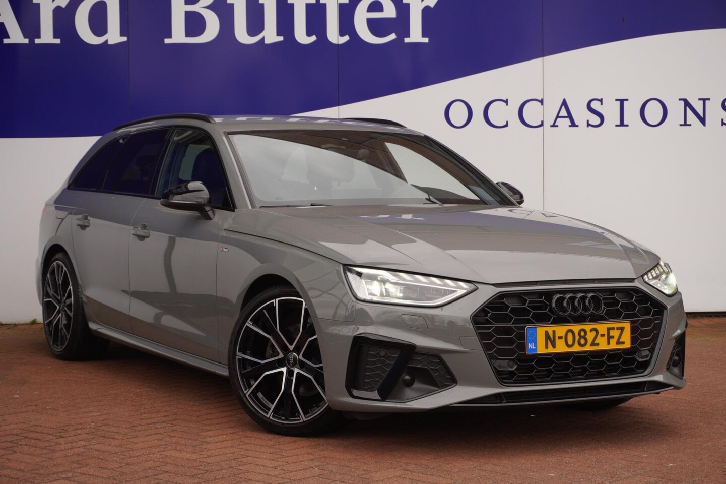 Audi A4 Avant - 35 TFSI S edition Competition / MatrixLED / Bang&Olufsen / ORIG-NL / BlackOptic / 19"LMV / - AutoWereld.nl