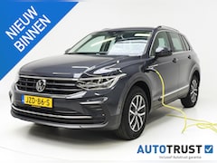 Volkswagen Tiguan - 1.4 TSI eHybrid Life TREKHAAK LED STOEL+STUURVERW