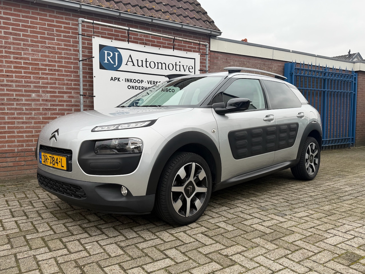 Citroën C4 Cactus - 1.2 PureTech Shine NIEUWE APK/NAP - AutoWereld.nl