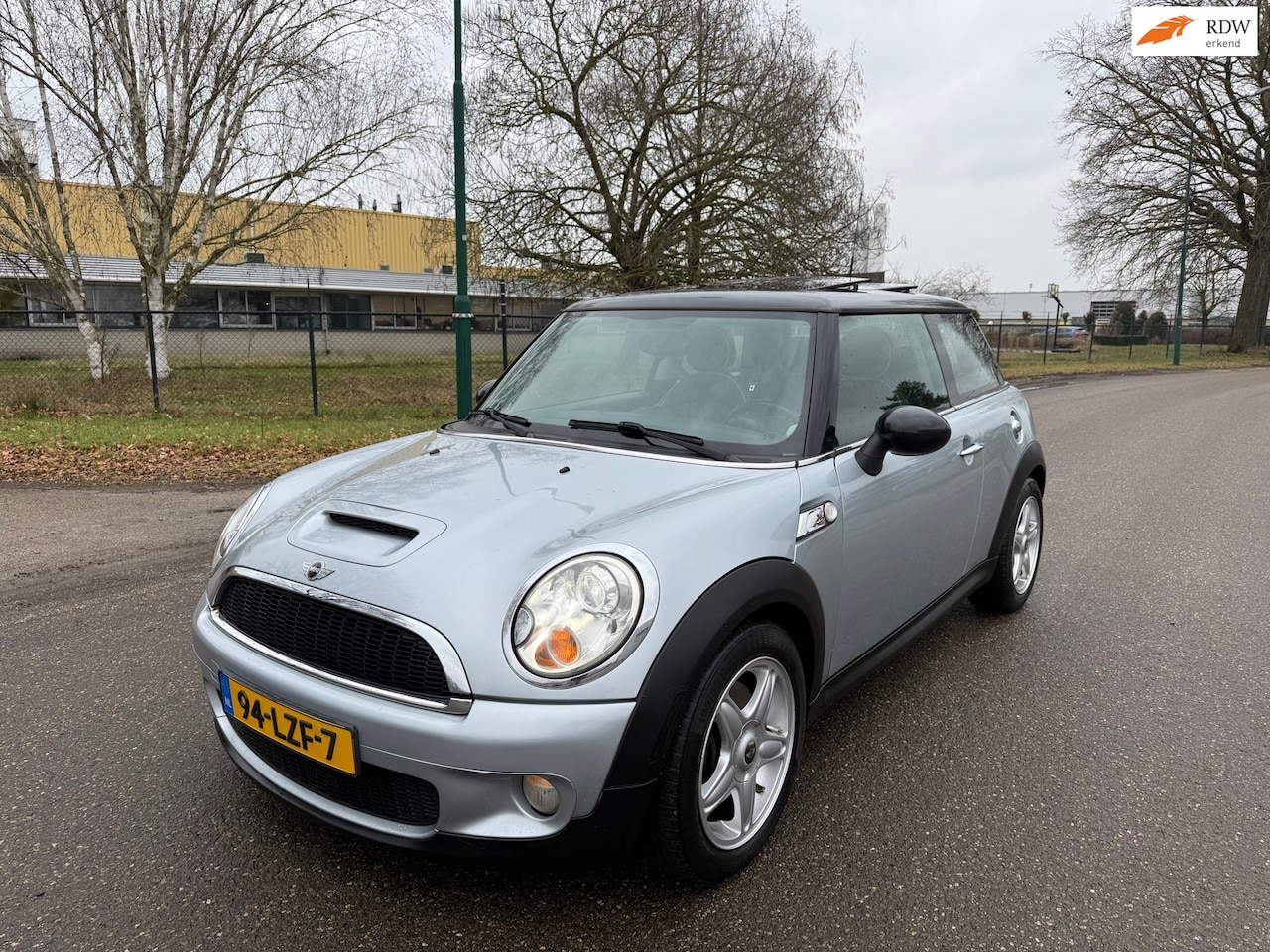 MINI Cooper S - Mini 1.6 Chili AUTOMAAT/CAMERA/NAVI/LEDER - AutoWereld.nl