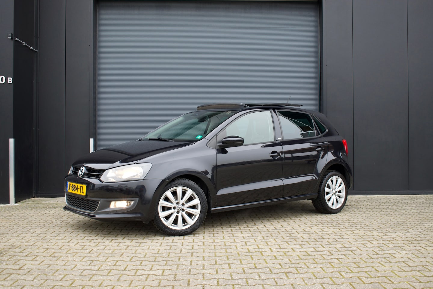 Volkswagen Polo - 1.2 TSI Trendline 1.2 TSI Trendline, Stoelverwarming, Parkeersensoren, dakje - AutoWereld.nl