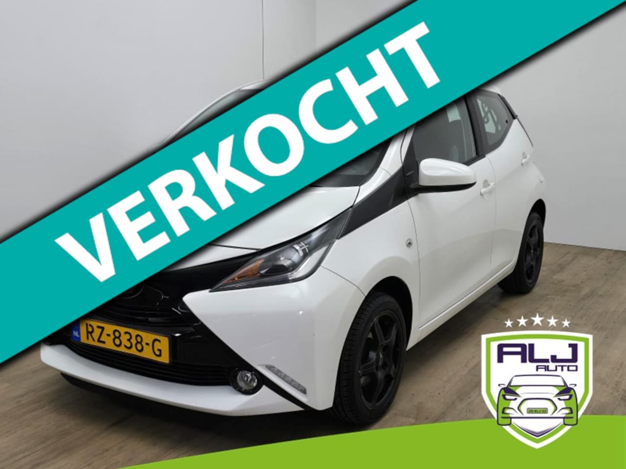 Toyota Aygo - Occasion 1.0 VVT-i x-play | Wit | Tweedehands Toyota Aygo | Airco | Bluetooth audio | Park - AutoWereld.nl