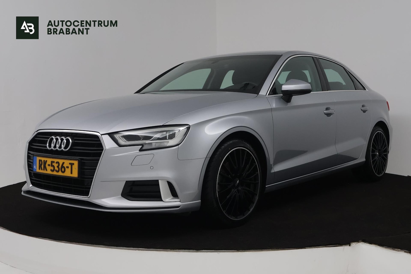 Audi A3 Limousine - 1.5 TFSI CoD Sport Lease Edition (AUTOMAAT, CRUISE CONTROL, NAVIGATIE, LEER, PARKEERSENSOR - AutoWereld.nl