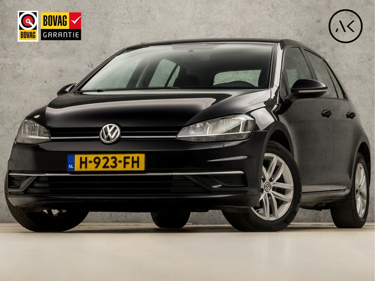 Volkswagen Golf - 1.0 TSI Sportline Automaat (APPLE CARPLAY, GROOT NAVI, STOELVERWARMING, GETINT GLAS, ALCAN - AutoWereld.nl