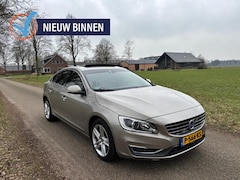 Volvo S60 - 2.0 T5 Summum | Schuif-/Kanteldak | Leder | Stoelverwarming |