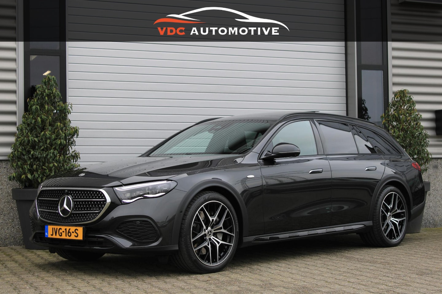 Mercedes-Benz E-klasse All-Terrain - 300 de 4M All-Terrain Pano | Trekhaak | Hyperscreen | Digital Light | Memory | Stoelklima - AutoWereld.nl