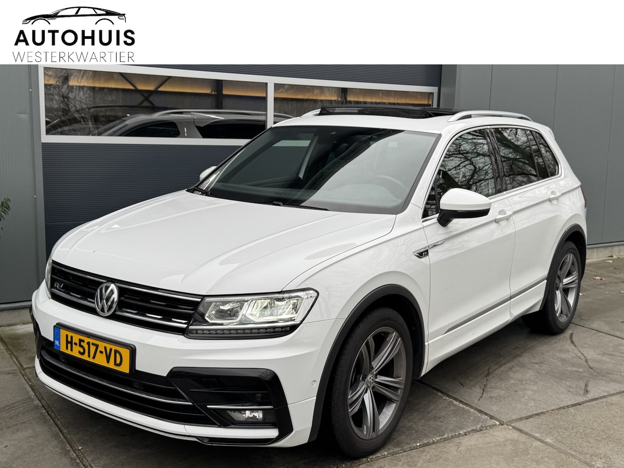 Volkswagen Tiguan - 1.5 TSI 130pk H6 Comfortline Business R-line Panoramadak Trekhaak Massage Stoel Stoelverwa - AutoWereld.nl