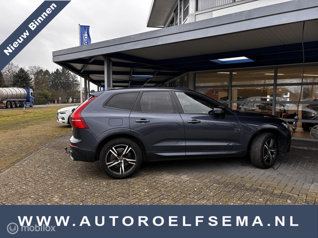 Volvo XC60 - 2.0 T6 Plug-in hybrid AWD R-Design\Trekh|Cam|Pano|ACC| long range|Stoel en Stuur verw - AutoWereld.nl