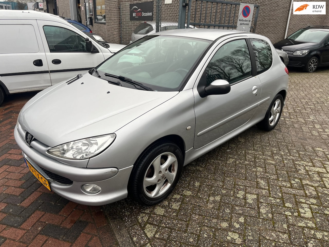 Peugeot 206 - 1.6-16V Air-line 3! AUTOMAAT 147 DKM NAP! Airco! - AutoWereld.nl